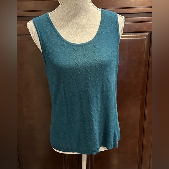 Cable & Guage two piece cardigan sweater set size medium - Picture 7 of 9